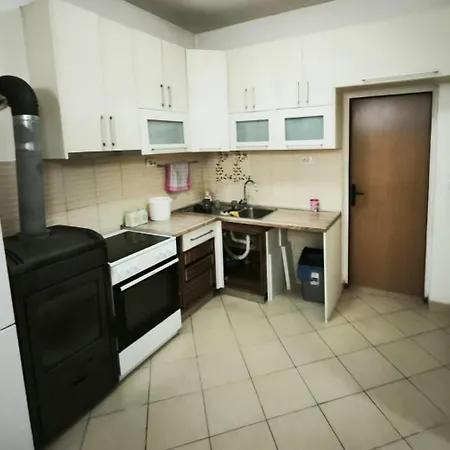 아파트 Spacious Center For 6 - Steps From Hilton & Republic Square *
