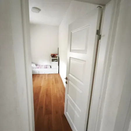 Spacious Center For 6 - Steps From Hilton & Republic Square 아파트 포드고리차